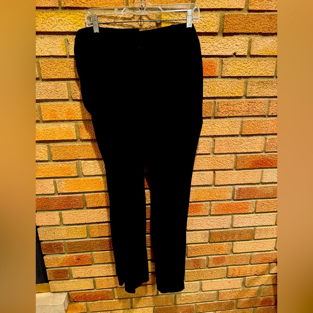 Ann Taylor, Black signature fit size 8P.  Never work with tags.